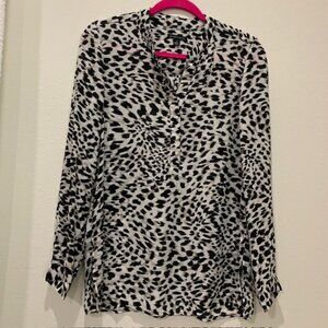 Audrey & Celine Black & White Leopard Print Blouse Size M